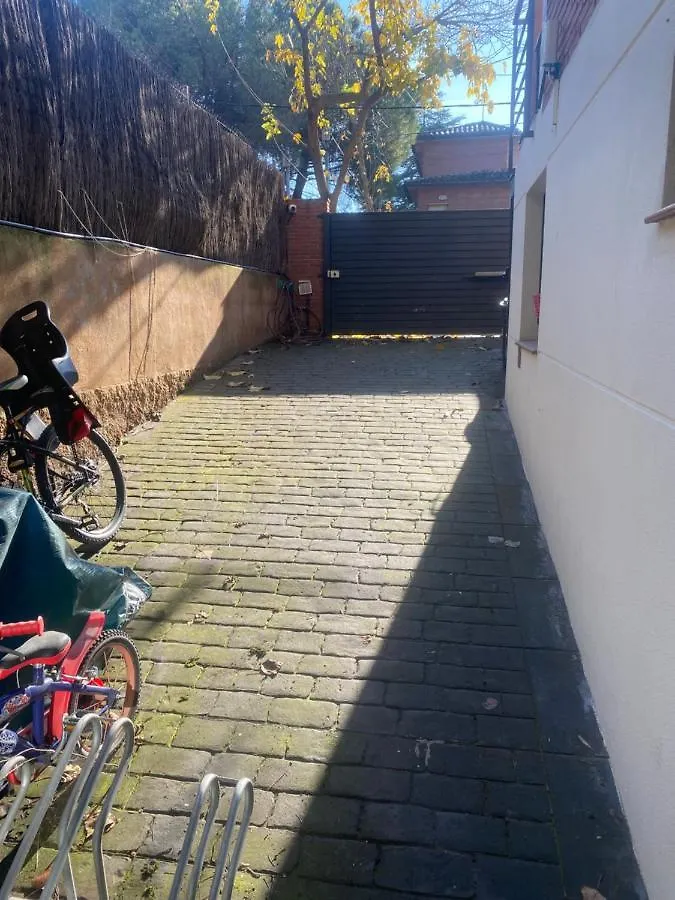 Apartamento Independiente En Sant Cugat Del Valles Con Piscina Apartment Homestay